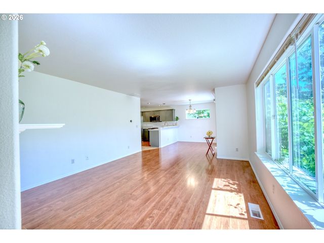16828 Nw GREYHAWK Dr, Beaverton, OR 97006
