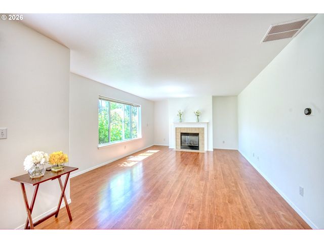 16828 Nw GREYHAWK Dr, Beaverton, OR 97006