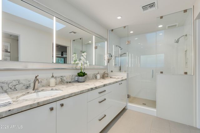 3160 E STELLA Lane, Phoenix, AZ 85016