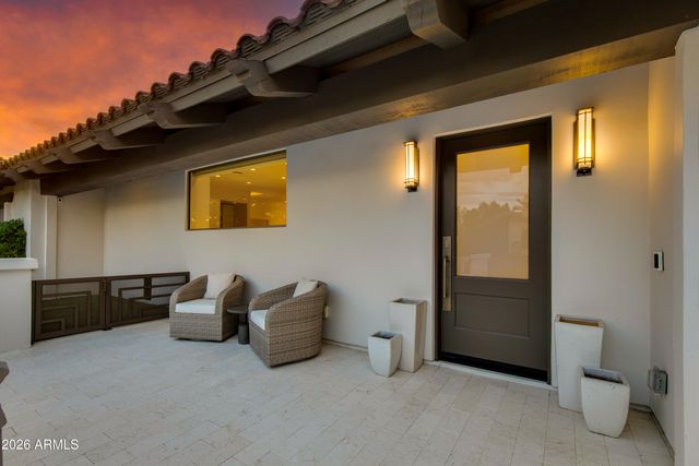 3160 E STELLA Lane, Phoenix, AZ 85016