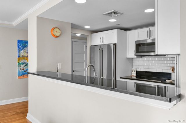 225 Stanley Avenue 303, Mamaroneck, NY 10543