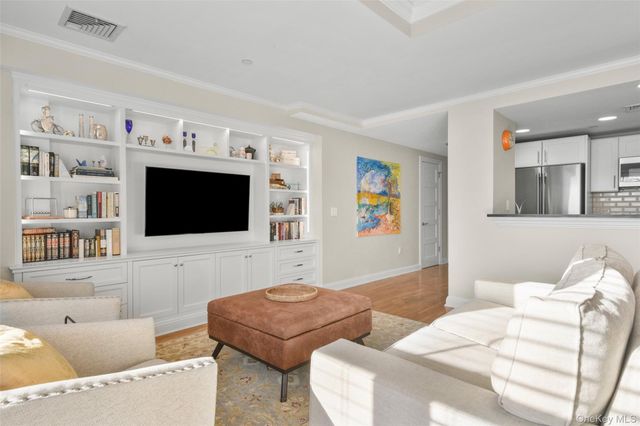 225 Stanley Avenue 303, Mamaroneck, NY 10543