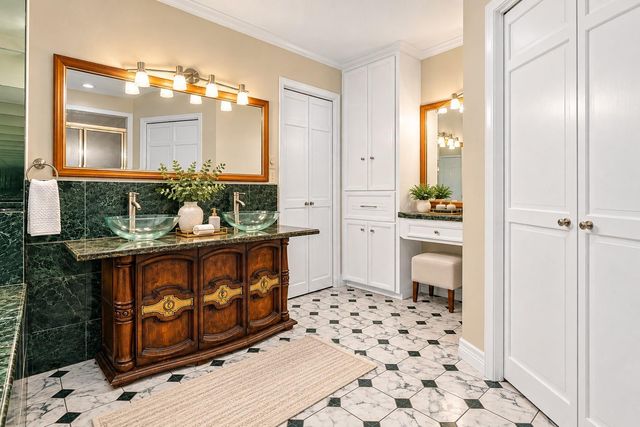 3641 Deal Street, Houston, TX 77025
