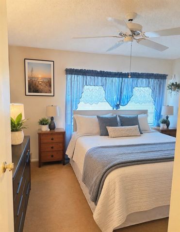 9209 SEMINOLE BOULEVARD 136, Seminole, FL 33772