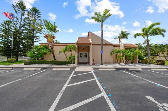 9209 SEMINOLE BOULEVARD 136, Seminole, FL 33772