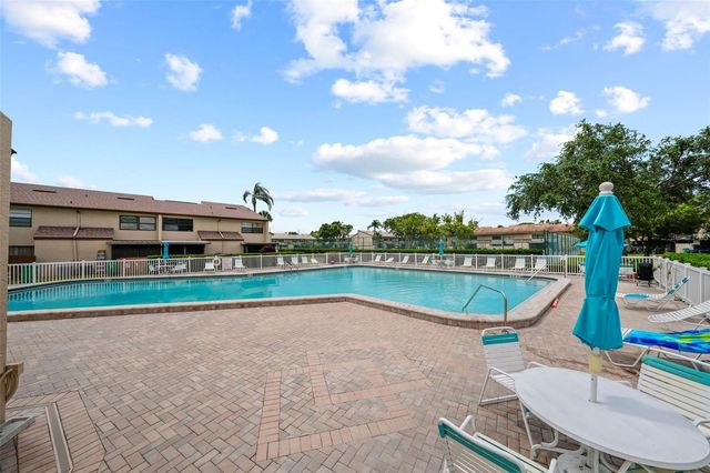 9209 SEMINOLE BOULEVARD 136, Seminole, FL 33772
