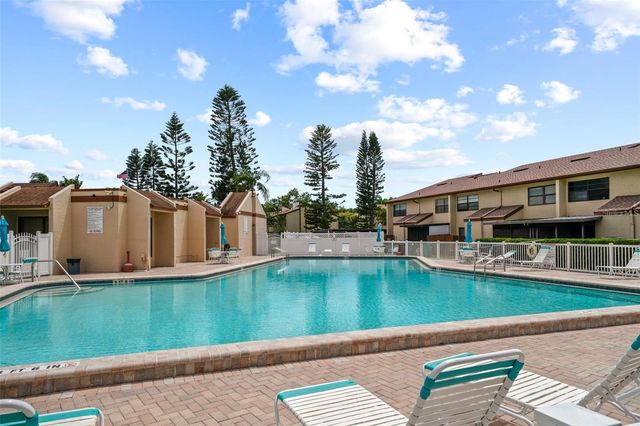 9209 SEMINOLE BOULEVARD 136, Seminole, FL 33772