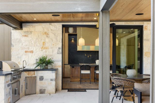 1030 Hackemack Rd, Round Top, TX 78954