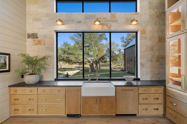 1030 Hackemack Rd, Round Top, TX 78954