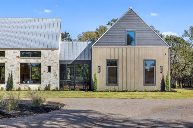 1030 Hackemack Rd, Round Top, TX 78954