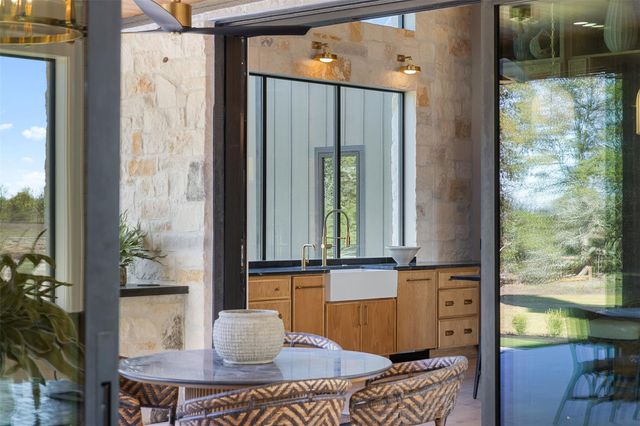 1030 Hackemack Rd, Round Top, TX 78954