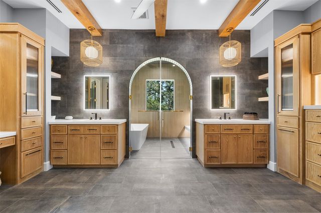 1030 Hackemack Rd, Round Top, TX 78954