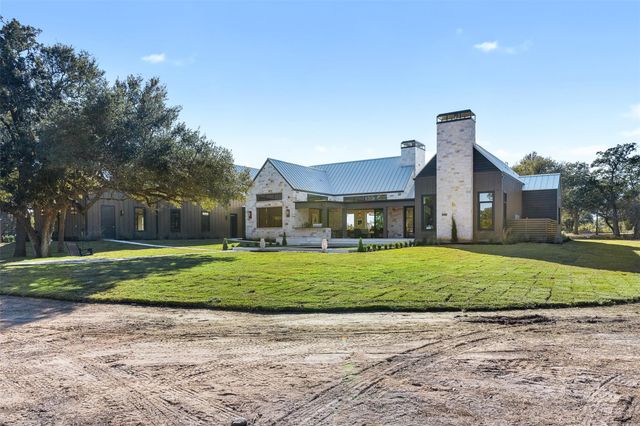 1030 Hackemack Rd, Round Top, TX 78954