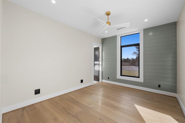 1030 Hackemack Rd, Round Top, TX 78954