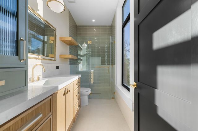 1030 Hackemack Rd, Round Top, TX 78954