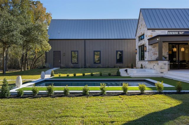 1030 Hackemack Rd, Round Top, TX 78954