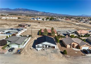 3046 MOUNT CHARLESTON DR, Pahrump, NV 89048