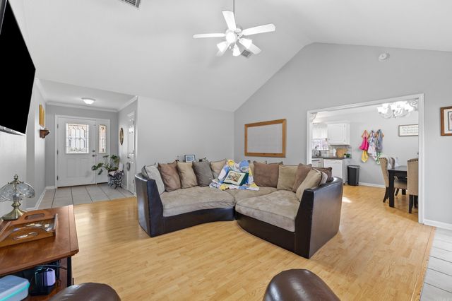 1600 Ridgefield Dr, Heber Springs, AR 72543