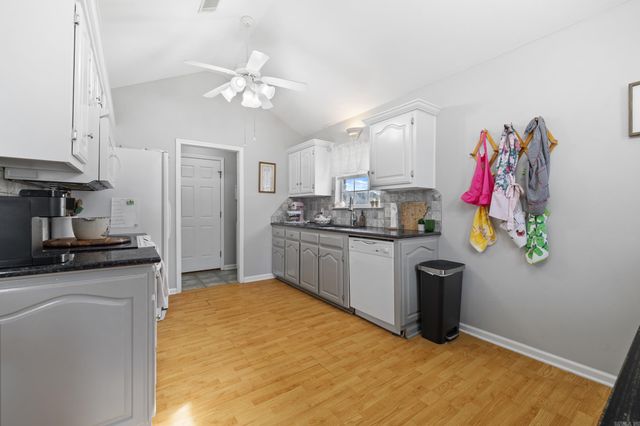 1600 Ridgefield Dr, Heber Springs, AR 72543