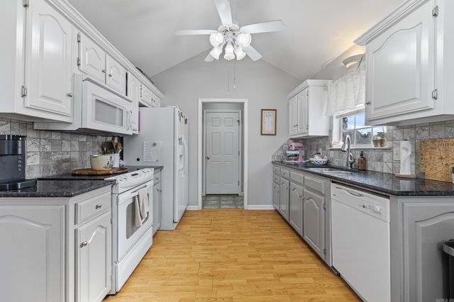 1600 Ridgefield Dr, Heber Springs, AR 72543