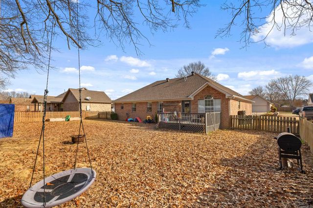 1600 Ridgefield Dr, Heber Springs, AR 72543