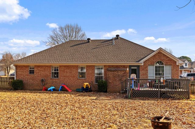 1600 Ridgefield Dr, Heber Springs, AR 72543