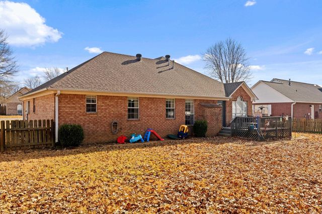 1600 Ridgefield Dr, Heber Springs, AR 72543