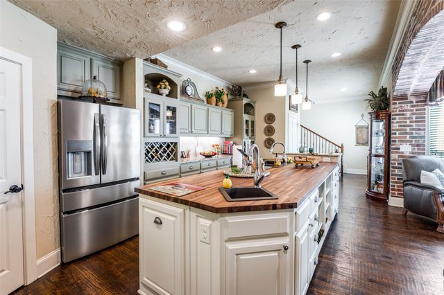 2590 King Arthur Boulevard, Lewisville, TX 75056