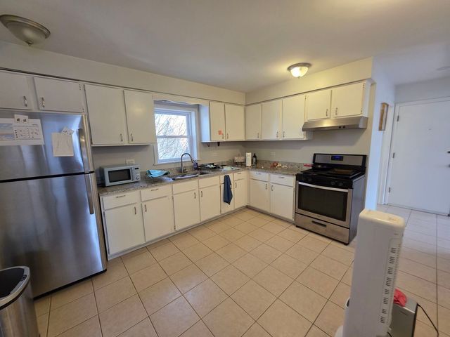 4022 N avers Avenue 2R, Chicago, IL 60618