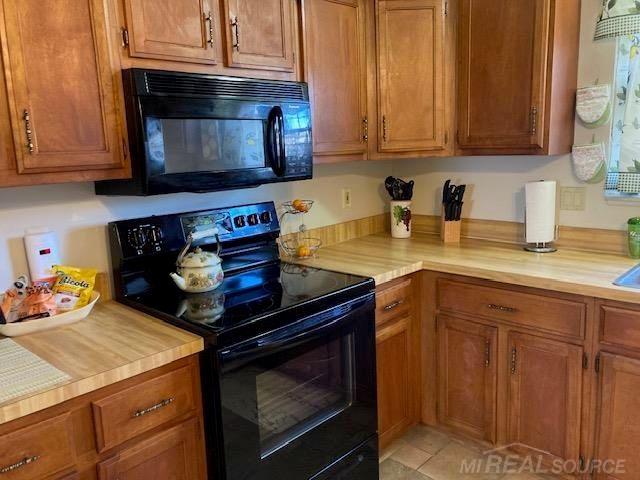 20883 Flora Street, Roseville, MI 48066