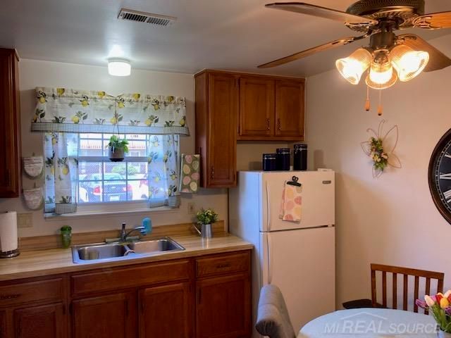 20883 Flora Street, Roseville, MI 48066