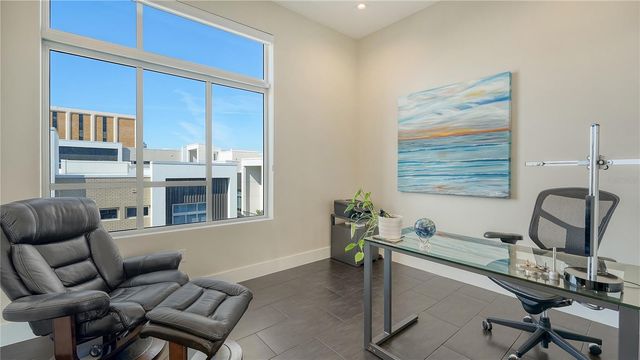 211 COSMOPOLITAN COURT 211, Sarasota, FL 34236