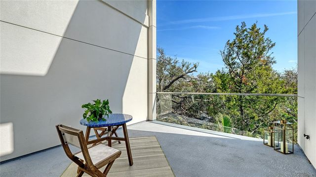 211 COSMOPOLITAN COURT 211, Sarasota, FL 34236