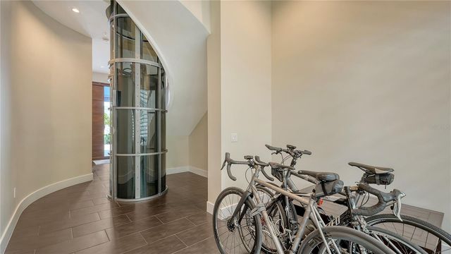 211 COSMOPOLITAN COURT 211, Sarasota, FL 34236