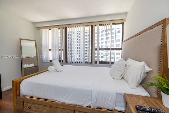 5225 Collins Ave 1114, Miami Beach, FL 33140