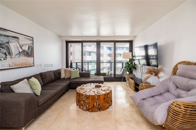 5225 Collins Ave 1114, Miami Beach, FL 33140
