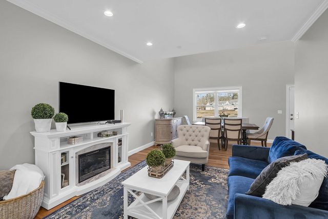 59 Kibrel Court, Sandown, NH 03873
