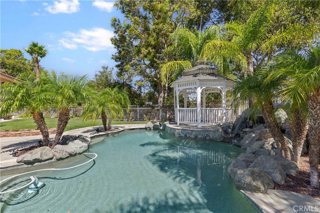 38586 Hillside Trail, Murrieta, CA 92562 — photo 2