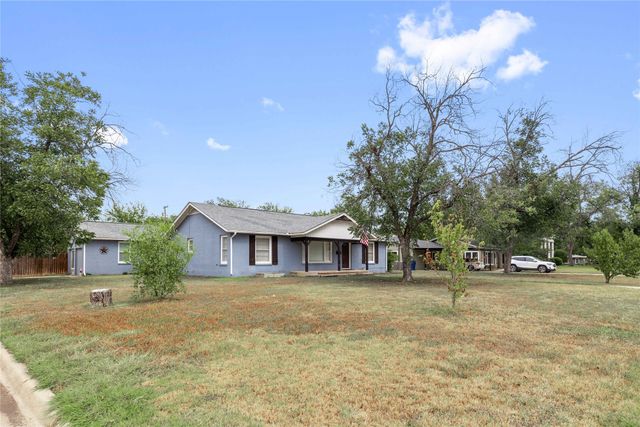 2100 Belmeade Avenue, Brownwood, TX 76801