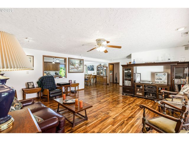 36753 Ne 212TH Ave, Yacolt, WA 98675