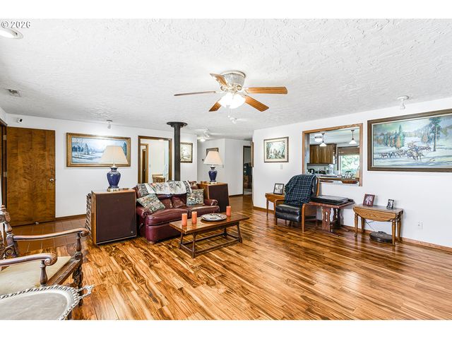 36753 Ne 212TH Ave, Yacolt, WA 98675