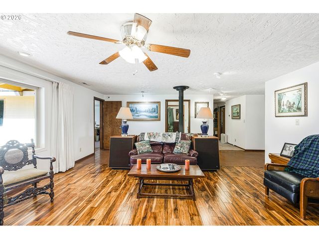 36753 Ne 212TH Ave, Yacolt, WA 98675