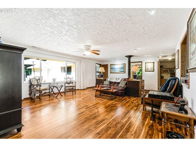 36753 Ne 212TH Ave, Yacolt, WA 98675