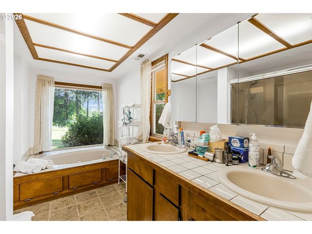 36753 Ne 212TH Ave, Yacolt, WA 98675
