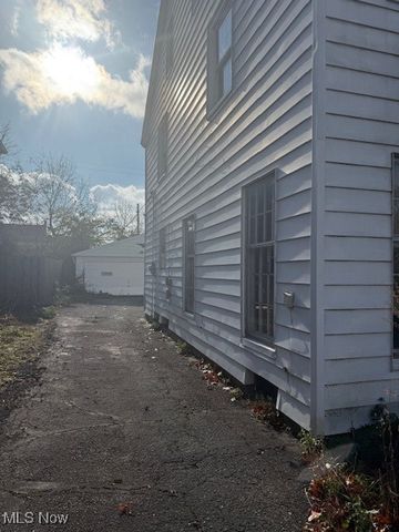 16804 Holbrook Road, Shaker Heights, OH 44120