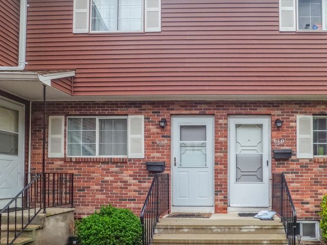 65 Patricia Road N, Bridgeport, CT 06606