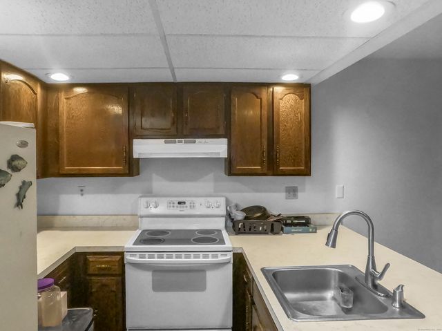 65 Patricia Road N, Bridgeport, CT 06606