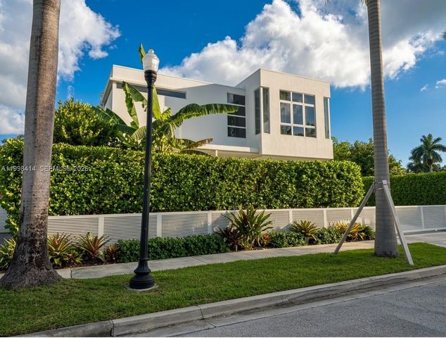 949 Tyler St, Hollywood, FL 33019