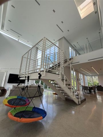 949 Tyler St, Hollywood, FL 33019