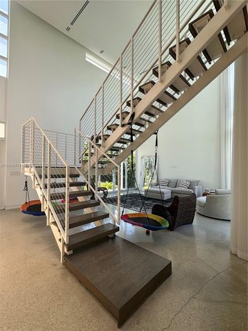 949 Tyler St, Hollywood, FL 33019